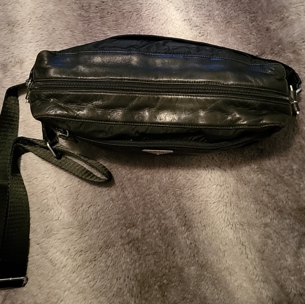 Prada Leather and Nylon bag - Picture 4 of 14